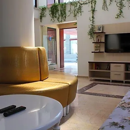 Bronze Hotel